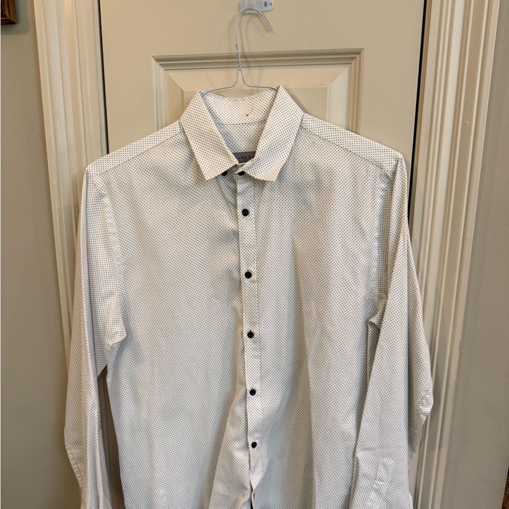 Zara Men's White and Black Button-Down Shirt